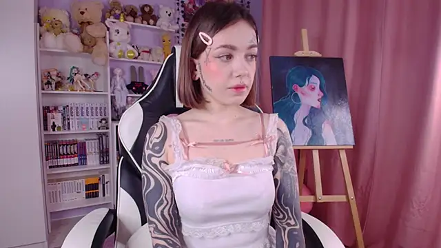 Snapshot of Catharsisi chatting on 01-17-25, 04:15 Catharsisi online show from 01-17-25, 04:15