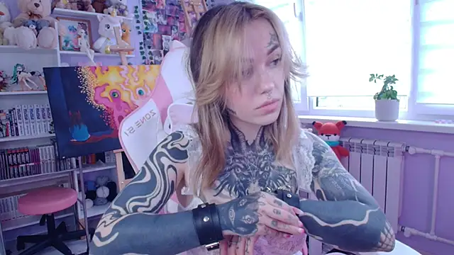 Snapshot of Catharsisi chatting on 09-14-25, 02:06 Catharsisi online show from 09-14-25, 02:06