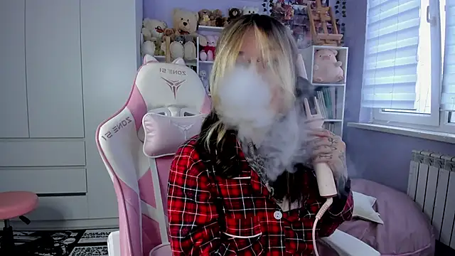 Snapshot of Catharsisi chatting on 03-01-26, 01:44 Catharsisi online show from 03-01-26, 01:44