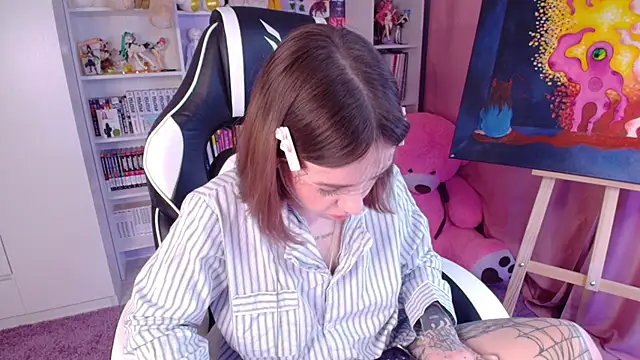 Snapshot of Catharsisi chatting on 01-25-25, 06:35 Catharsisi online show from 01-25-25, 06:35