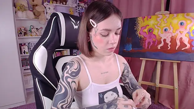 Snapshot of Catharsisi chatting on 01-24-25, 03:24 Catharsisi online show from 01-24-25, 03:24