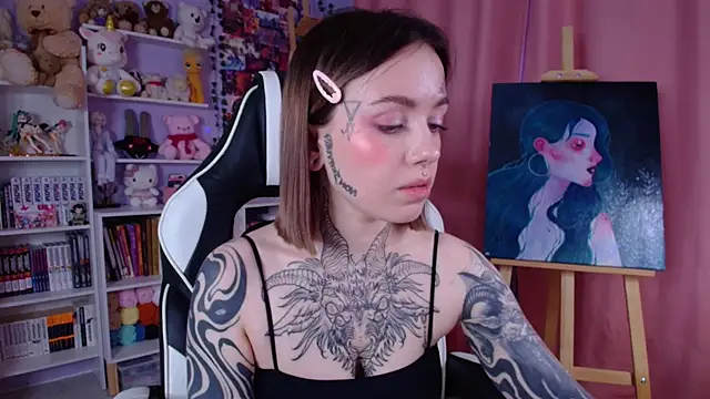 Snapshot of Catharsisi chatting on 02-14-25, 02:44 Catharsisi online show from 02-14-25, 02:44