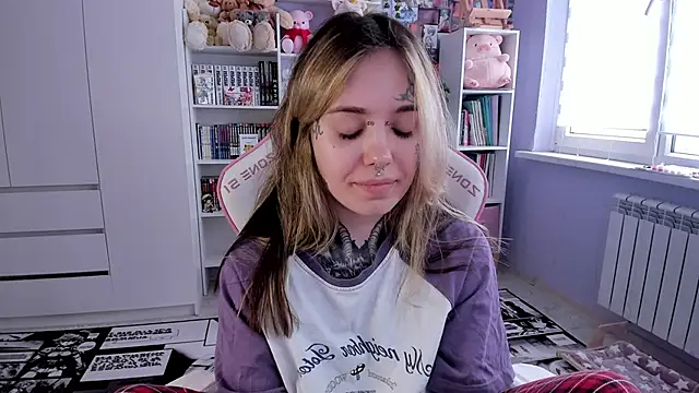 Snapshot of Catharsisi chatting on 02-22-26, 01:35 Catharsisi online show from 02-22-26, 01:35