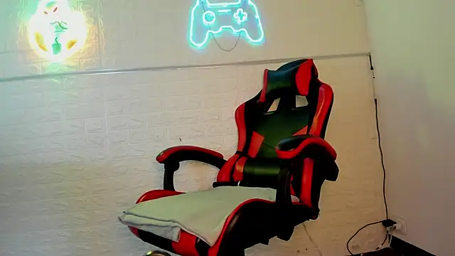 Miiss eva online show from 01-08-26, 11:16