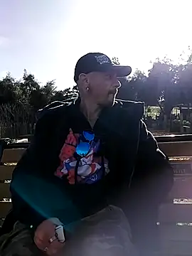 Snapshot of AQuickPhyx chatting on 03-16-25, 04:12 AQuickPhyx online show from 03-16-25, 04:12