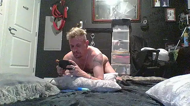 Snapshot of AQuickPhyx chatting on 04-18-26, 06:38 AQuickPhyx online show from 04-18-26, 06:38