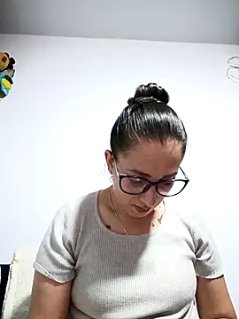 Snapshot of CHARLOTTE_1711 chatting on 01-17-26, 04:38 CHARLOTTE 1711 online show from 01-17-26, 04:38