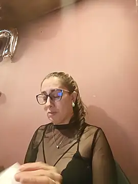 Snapshot of CHARLOTTE_1711 chatting on 05-19-26, 03:13 CHARLOTTE 1711 online show from 05-19-26, 03:13