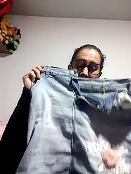 CHARLOTTE 1711 online show from 10-15-25, 04:00