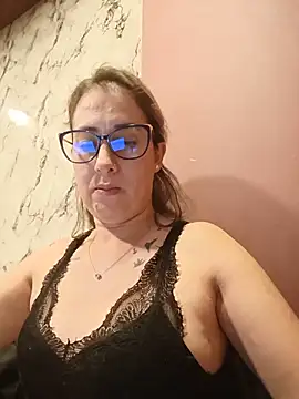 Snapshot of CHARLOTTE_1711 chatting on 05-28-26, 03:14 CHARLOTTE 1711 online show from 05-28-26, 03:14