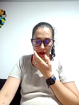 CHARLOTTE 1711 online show from 10-10-25, 03:18