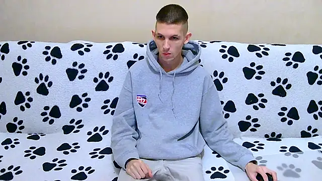 Lester Broo online show from 04-06-26, 08:54