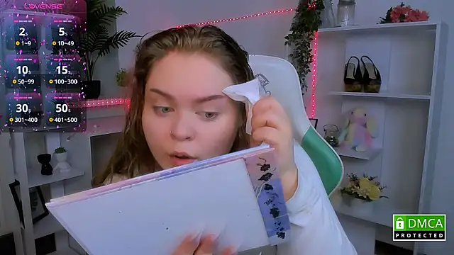 Erica  Alta online show from 11-28-25, 07:08