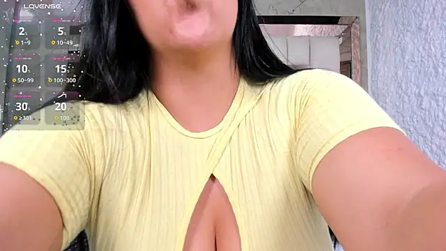 Snapshot of katleya_lewiis chatting on 06-10-26, 10:11 katleya lewiis online show from 06-10-26, 10:11