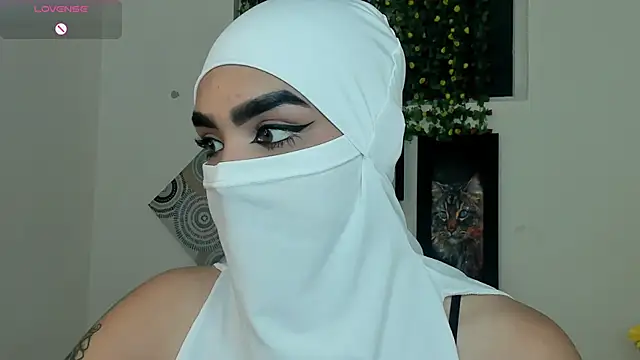 Maissa Alabi online show from 10-29-25, 06:51