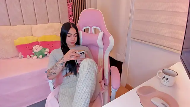 Snapshot of tamy_xoo chatting on 04-21-26, 02:56 tamy xoo online show from 04-21-26, 02:56