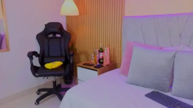 avis lara online show from 02-25-26, 07:36