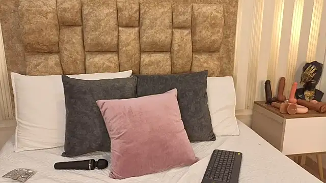 avis lara online show from 12-03-25, 06:40