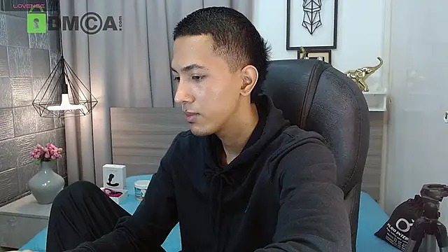 Snapshot of HarolddXL chatting on 04-23-26, 01:46 HarolddXL online show from 04-23-26, 01:46