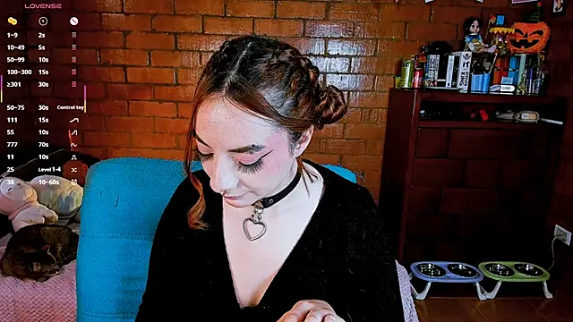 Annycolin  online show from 02-13-26, 09:37