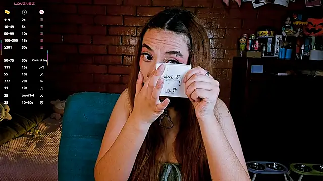 Annycolin  online show from 03-18-26, 09:37