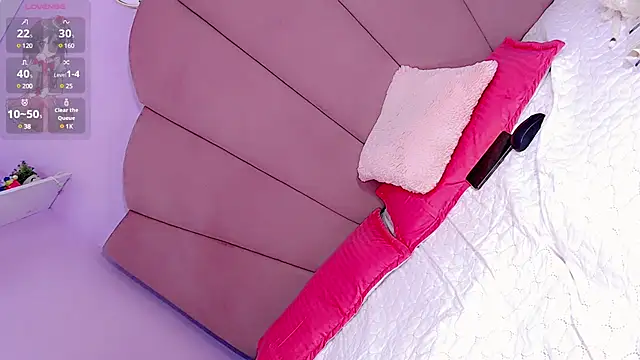 Snapshot of Vanessapintoo chatting on 03-18-25, 09:53 Vanessapintoo online show from 03-18-25, 09:53