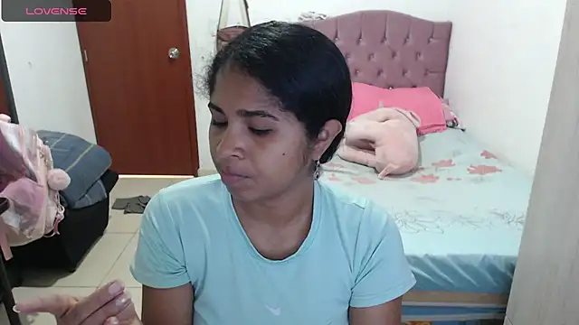 july-feria online show from 10-10-25, 04:30