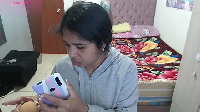 july-feria online show from 12-16-25, 02:54