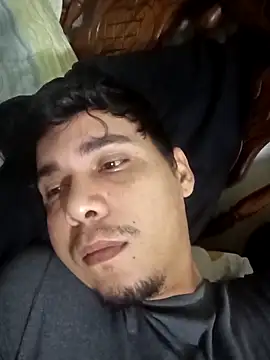 Snapshot of Maguito02 chatting on 09-18-25, 11:35 Maguito02 online show from 09-18-25, 11:35