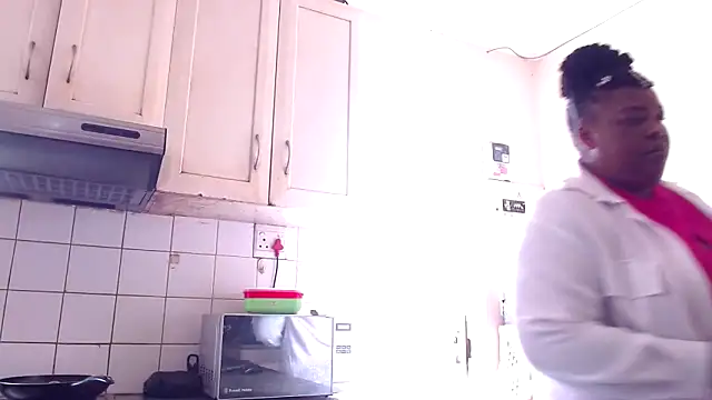 omalicha98 online show from 11-25-25, 06:36