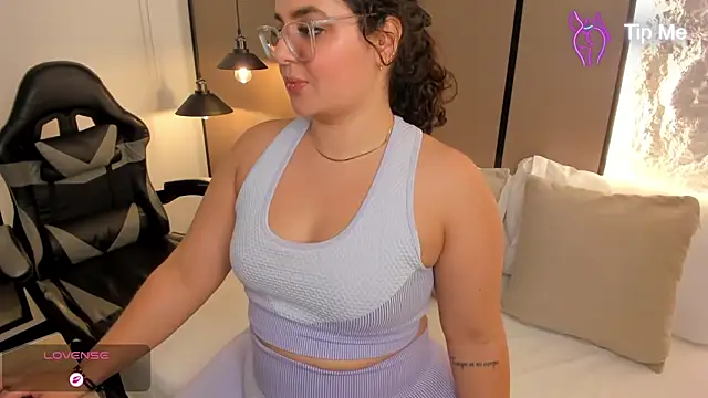 lilly ass  online show from 06-03-26, 03:50