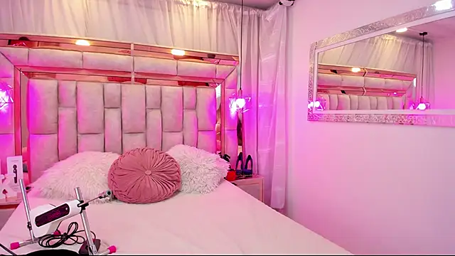 Katalina Evans online show from 12-20-25, 11:02