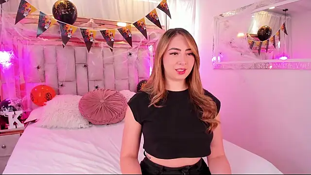 Katalina Evans online show from 10-28-25, 12:04