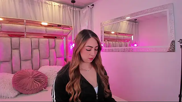 Katalina Evans online show from 11-17-25, 11:14