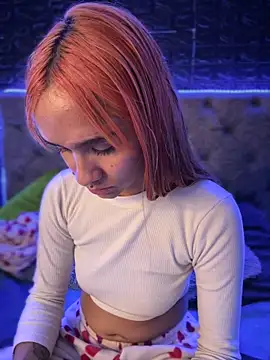 Snapshot of Isabellaa_Hot chatting on 01-17-25, 06:15 Isabellaa Hot online show from 01-17-25, 06:15