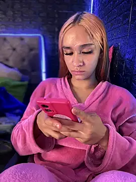 Snapshot of Isabellaa_Hot chatting on 02-06-25, 03:06 Isabellaa Hot online show from 02-06-25, 03:06