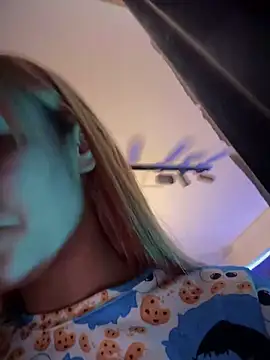 Snapshot of Isabellaa_Hot chatting on 02-02-25, 02:27 Isabellaa Hot online show from 02-02-25, 02:27