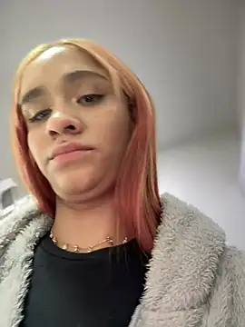 Snapshot of Isabellaa_Hot chatting on 02-02-25, 08:34 Isabellaa Hot online show from 02-02-25, 08:34