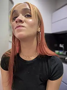 Snapshot of Isabellaa_Hot chatting on 02-02-25, 05:32 Isabellaa Hot online show from 02-02-25, 05:32