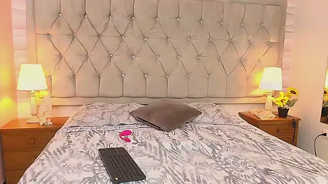 Snapshot of victoriapalmerfg chatting on 02-15-25, 08:23 victoriapalmerfg online show from 02-15-25, 08:23