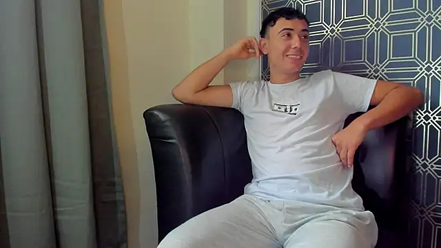 Snapshot of free_ryder chatting on 01-11-25, 08:21 free ryder online show from 01-11-25, 08:21