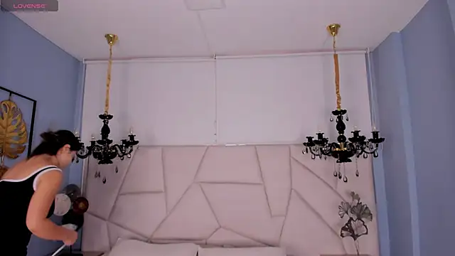 Aitana Hilton  online show from 11-26-25, 11:54