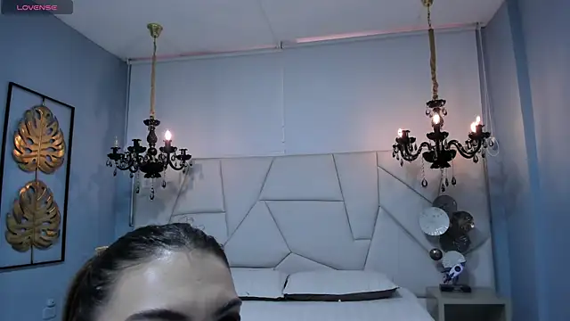 Aitana Hilton  online show from 09-19-25, 12:09