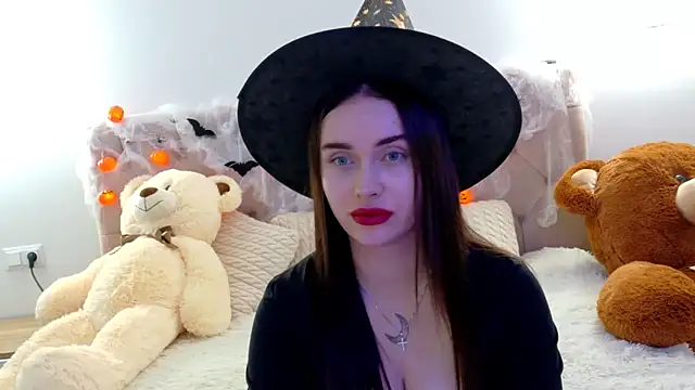 Lilliana Moon online show from 10-31-25, 10:23