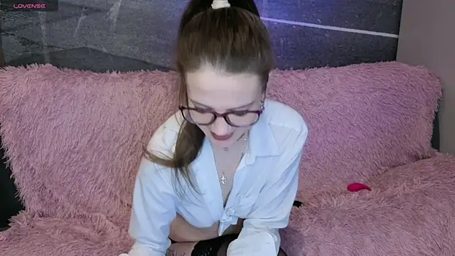 Snapshot of Iriss_Miller chatting on 02-27-26, 08:36 Iriss Miller online show from 02-27-26, 08:36