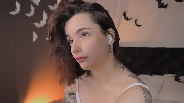 Bella Alita online show from 10-28-25, 08:19