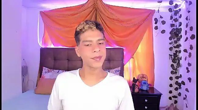 Ethan Boyy online show from 03-06-25, 05:43