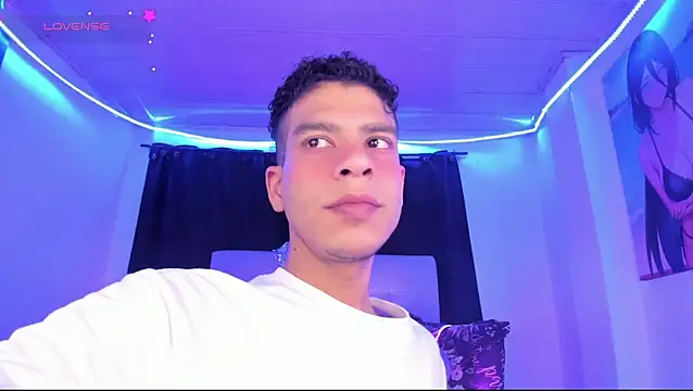 Snapshot of Ethan_Boyy chatting on 05-30-26, 05:51 Ethan Boyy online show from 05-30-26, 05:51