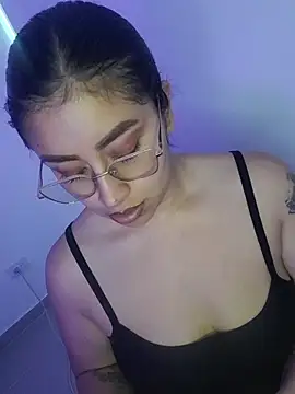 Snapshot of AnonymousGirl chatting on 06-30-26, 07:14 AnonymousGirl online show from 06-30-26, 07:14