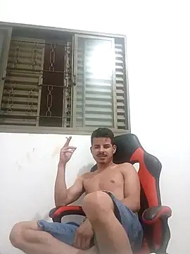 Snapshot of Frdrereeee chatting on 11-24-25, 10:21 Frdrereeee online show from 11-24-25, 10:21